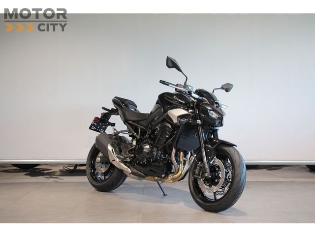 kawasaki - z900