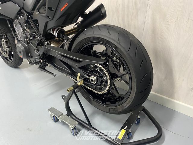 ktm - 890-duke-l