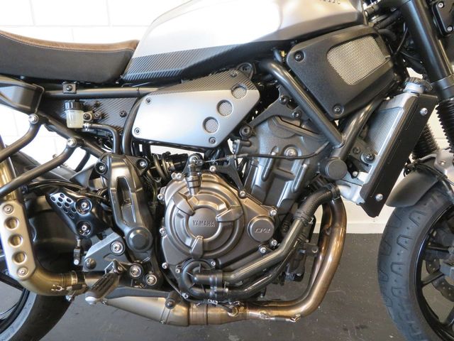 yamaha - xsr-700-abs
