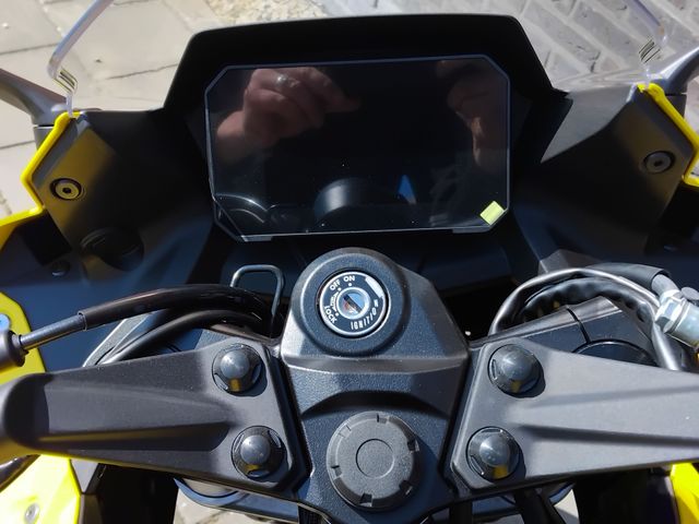 suzuki - gsx-8r