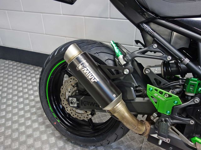 kawasaki - z900