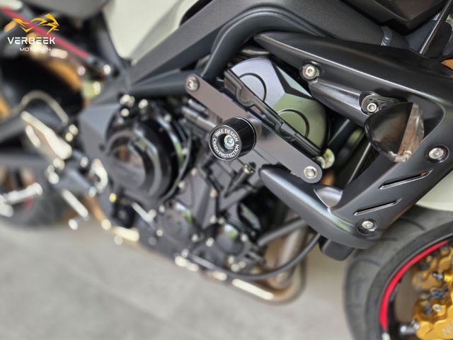 triumph - street-triple-r
