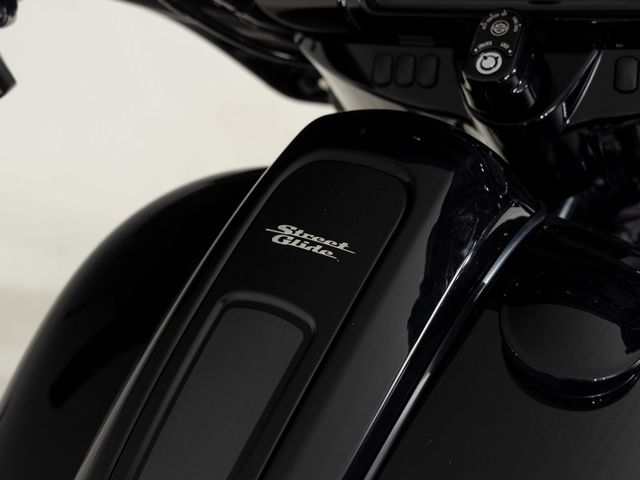 harley-davidson - street-glide-st-flhxst