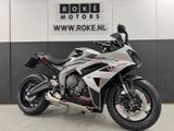 TRIUMPH DAYTONA 660