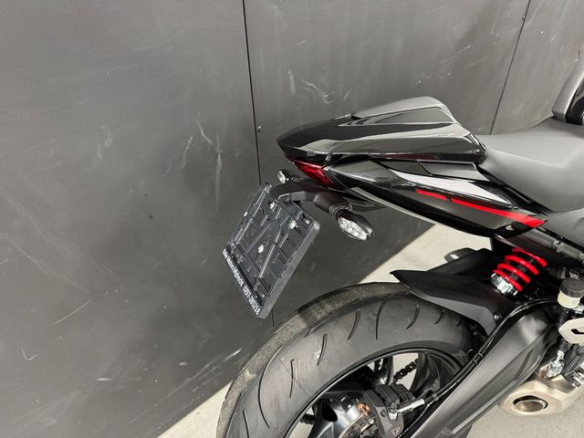 triumph - daytona-660