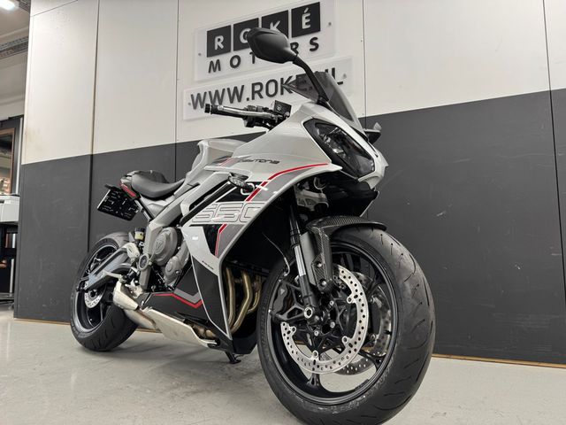 triumph - daytona-660