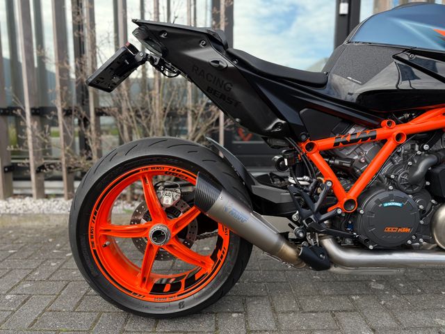 ktm - 1290-super-duke-r