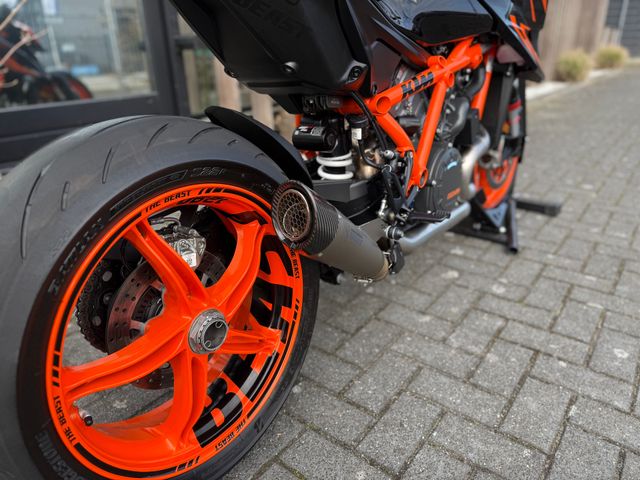ktm - 1290-super-duke-r