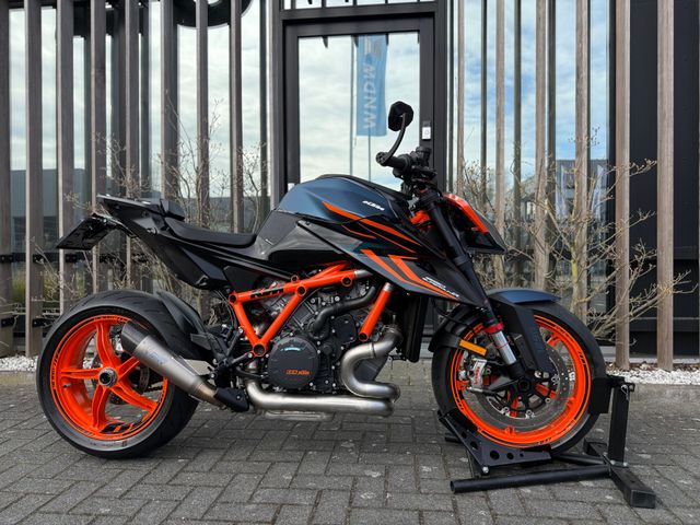 ktm - 1290-super-duke-r