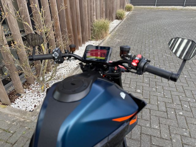 ktm - 1290-super-duke-r