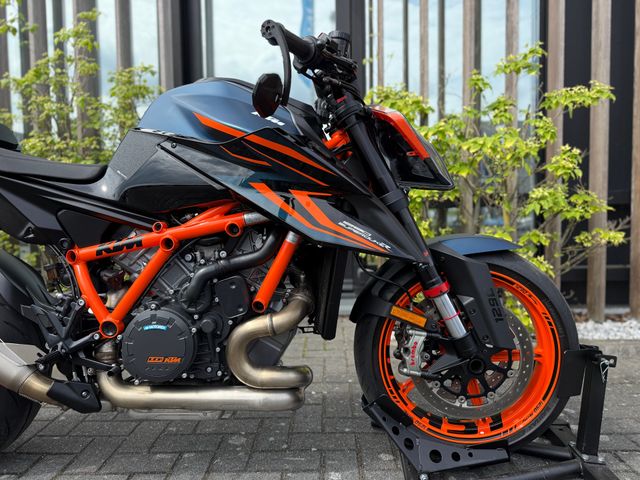 ktm - 1290-super-duke-r