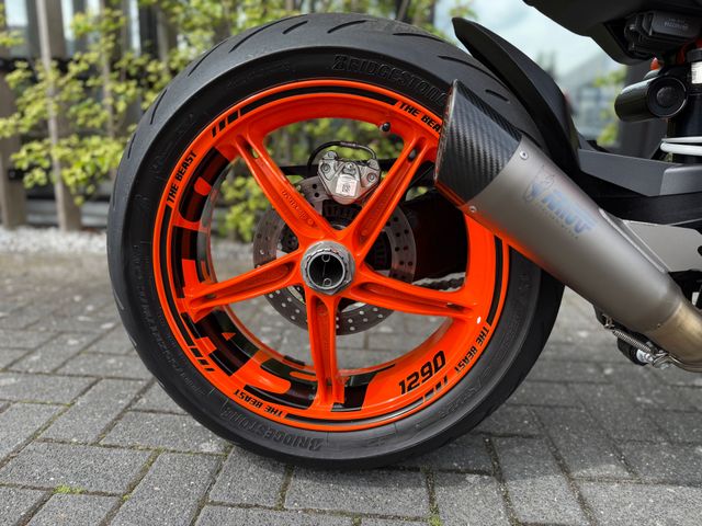 ktm - 1290-super-duke-r
