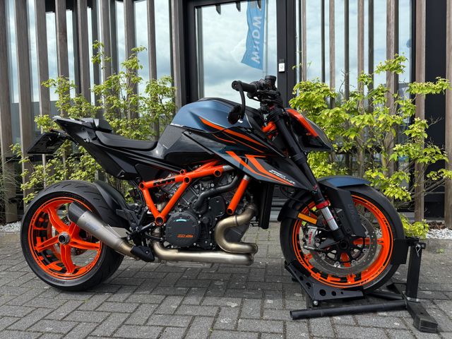ktm - 1290-super-duke-r