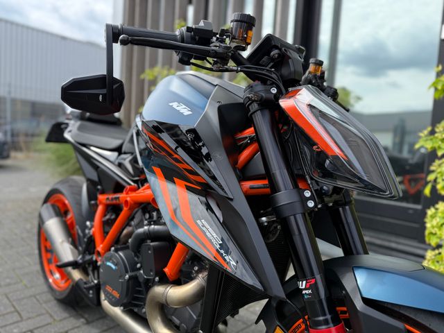 ktm - 1290-super-duke-r