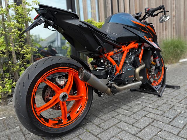 ktm - 1290-super-duke-r