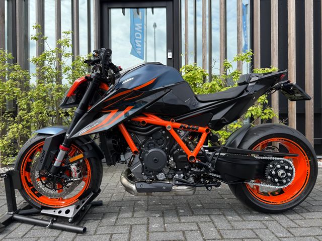 ktm - 1290-super-duke-r