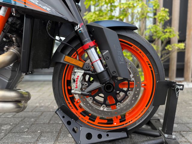 ktm - 1290-super-duke-r