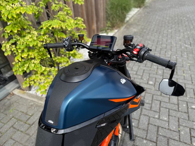 ktm - 1290-super-duke-r