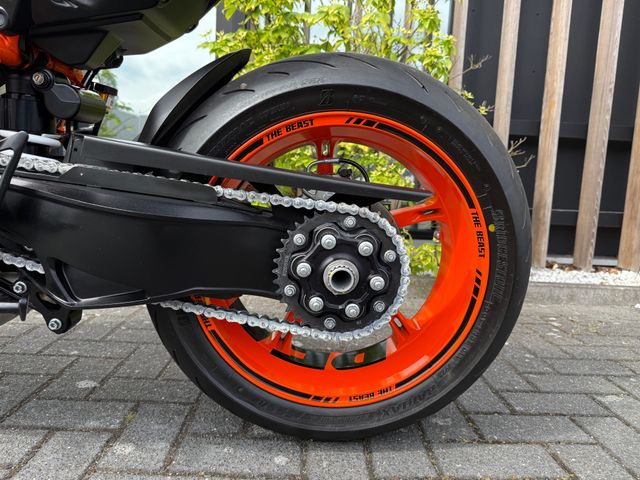 ktm - 1290-super-duke-r
