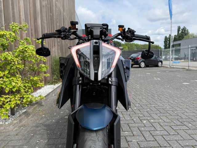 ktm - 1290-super-duke-r