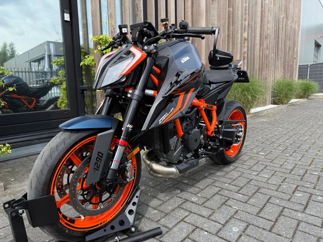 ktm - 1290-super-duke-r
