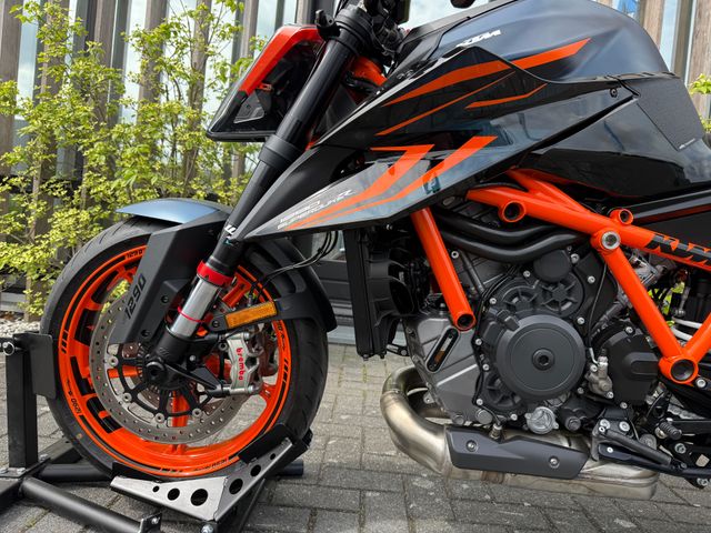 ktm - 1290-super-duke-r