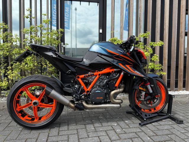 ktm - 1290-super-duke-r