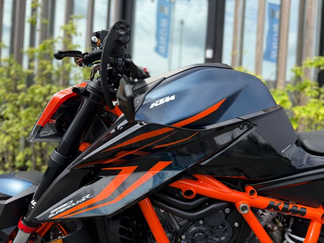 ktm - 1290-super-duke-r