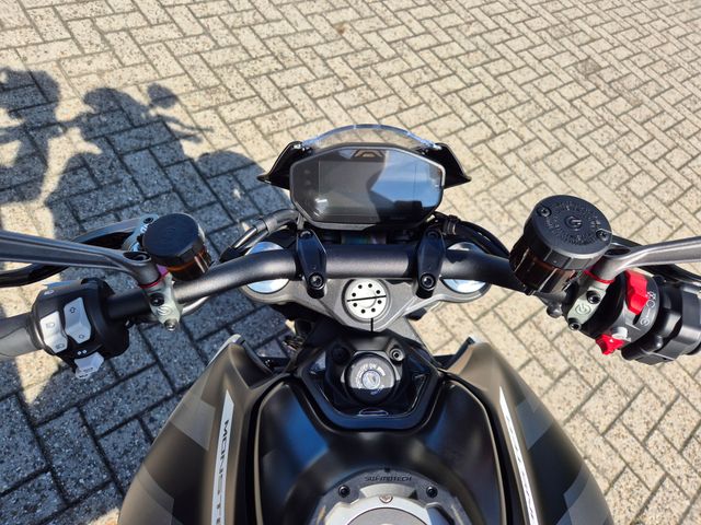 ducati - monster--