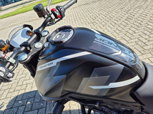 ducati - monster--