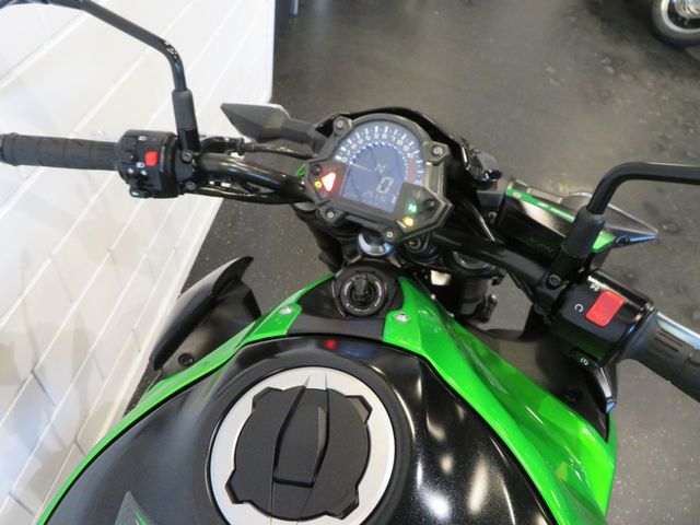 kawasaki - z900