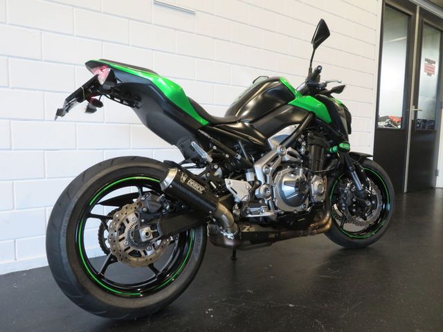kawasaki - z900