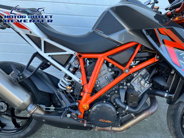 ktm - 1290-super-duke-r