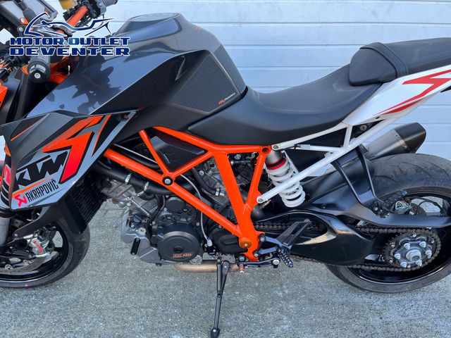 ktm - 1290-super-duke-r