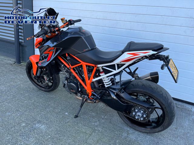 ktm - 1290-super-duke-r