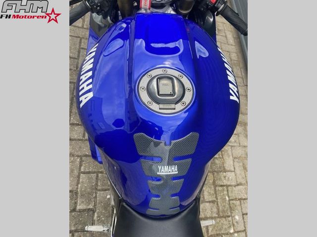 yamaha - yzf-r1