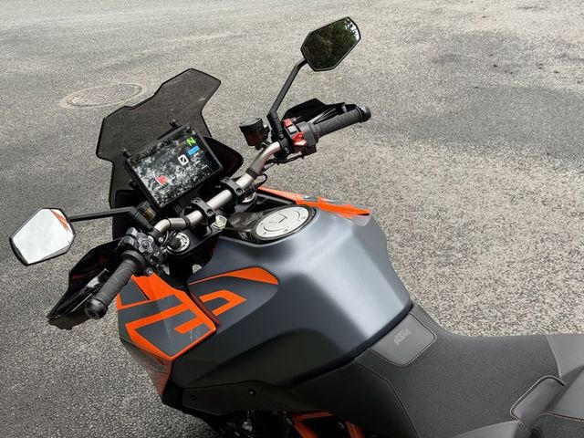 ktm - 1290-super-duke-gt