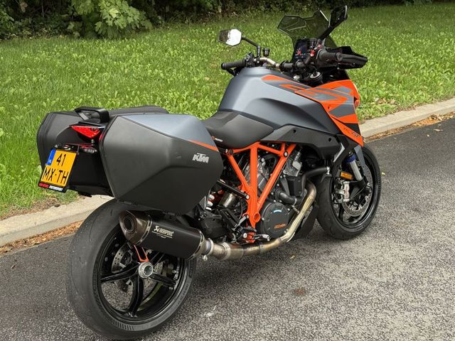 ktm - 1290-super-duke-gt
