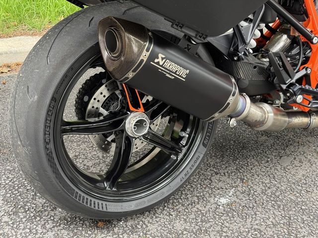 ktm - 1290-super-duke-gt