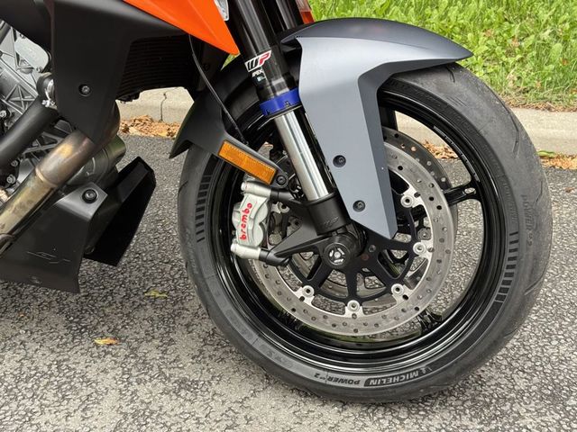 ktm - 1290-super-duke-gt
