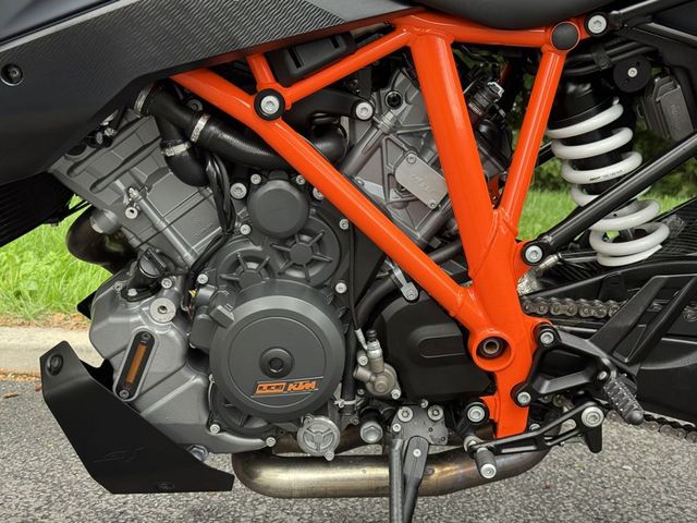 ktm - 1290-super-duke-gt