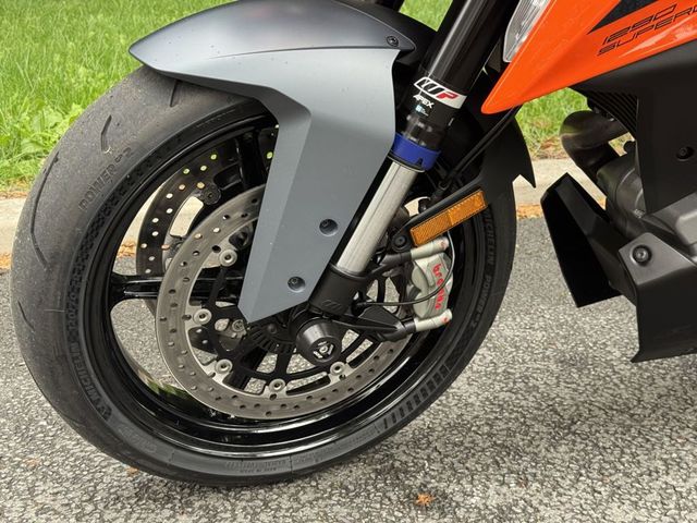 ktm - 1290-super-duke-gt