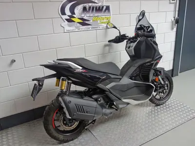 APRILIA SR GT 400 – foto 2
