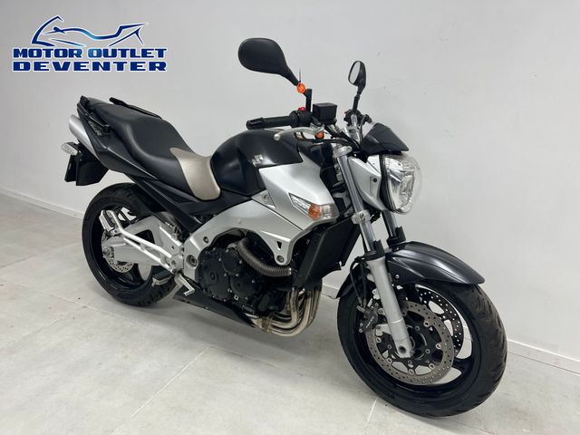 suzuki - gsr-600