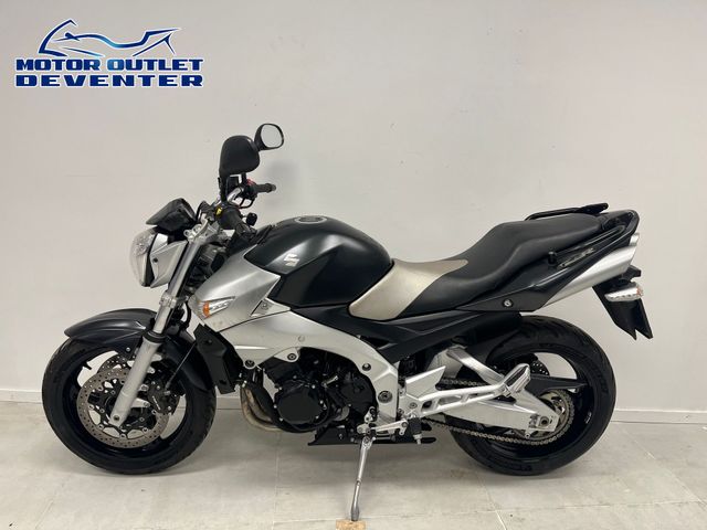 suzuki - gsr-600