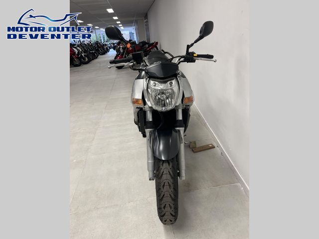 suzuki - gsr-600