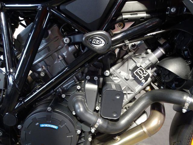 ktm - 1290-super-duke-r