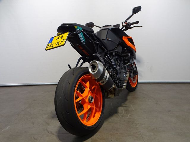 ktm - 1290-super-duke-r