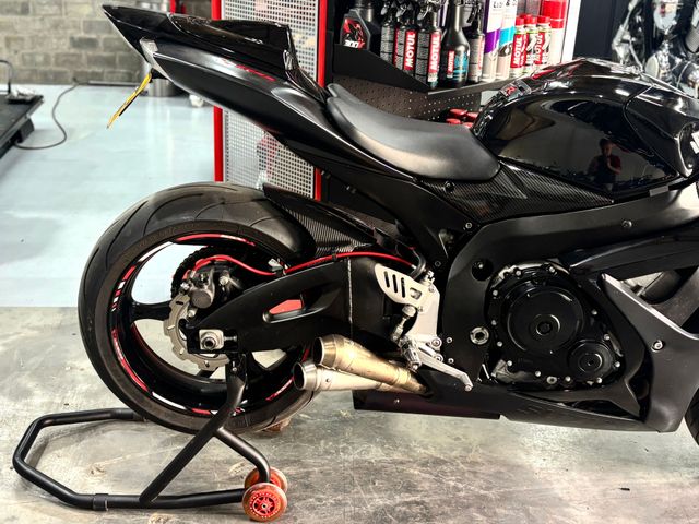 suzuki - gsx-r-750