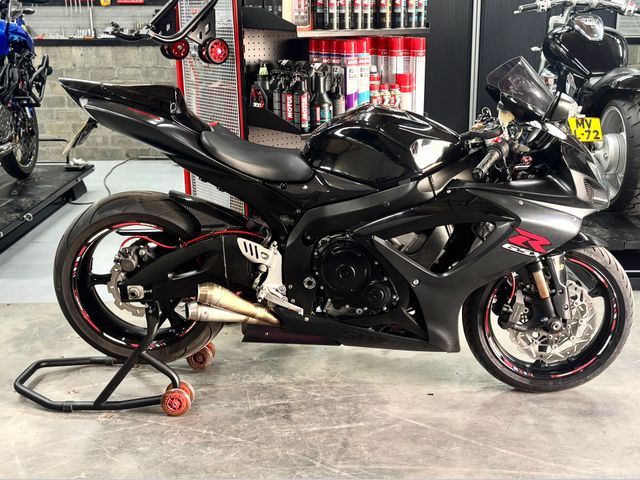 suzuki - gsx-r-750